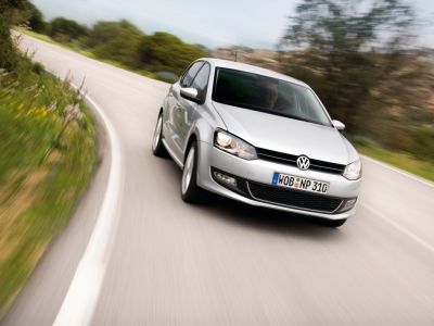 Назван самый популярный автомобильный цвет