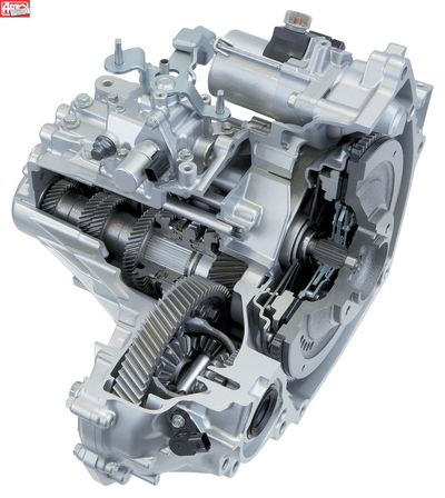 Гибридная силовая установка IMA — это полуторалитровый бензиновый двигатель мощностью 114 л.с., шестиступенчатая механическая коробка и заключенный между ними десятикиловаттный электромотор-генератор. Представители Хонды уверяют, что в обслуживании установки IMA не будет никаких проблем: батарея рассчитана на весь жизненный цикл автомобиля, а стоимость периодического обслуживания если и будет дороже обслуживания Сивика, то на символические 1—2%