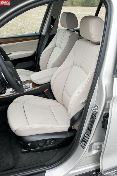 Передние сиденья великолепны — можно настраивать не только степень поясничного подпора, но и ширину валиков боковой поддержки