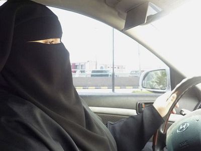 Саудовские женщины начали борьбу за право водить