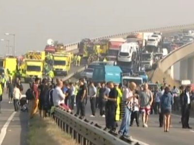 В Великобритании произошло ДТП с участием 100 автомобилей