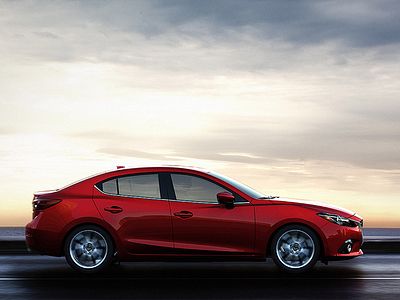 Mazda 3 оснастили гибридной установкой