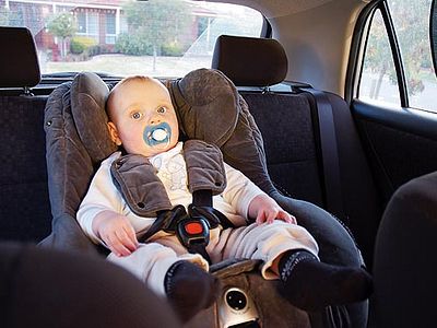 Австралийцы сочли детей опаснее мобильных телефонов