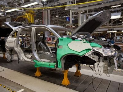 Mitsubishi выпустит два седана Renault под своим брендом