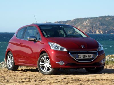До России добрался Peugeot 208 с «роботом»