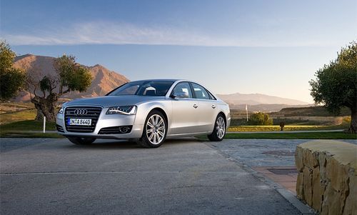 Новая Audi A8 буквально источает элегантность. По-крайней мере в том смысле, в котором это слово понимают немцы 