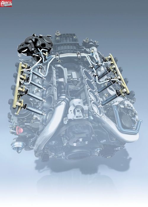 Технологическое новшество — сверхточные пьезоэлектрические форсунки, которые впрыскивают до пяти порций бензина за такт. Подобная технология давно используется на дизельных моторах