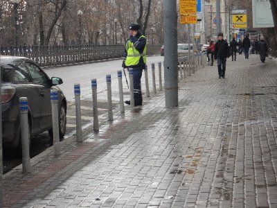 Пешим инспекторам выдадут 220 портативных парконов