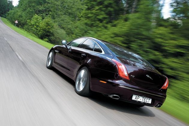 Тезисами — Lancia, а целиком — новый Jaguar XJ