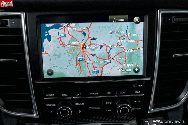 Картографическая основа навигации Ягуара скромнее, чем у немецких конкурентов: те знают даже сибирские дороги, а «британец» ориентируется лишь в Москве, Питере и их окрестностях