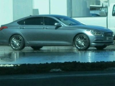 Седан Hyundai Genesis нового поколения сфотографировали без камуфляжа