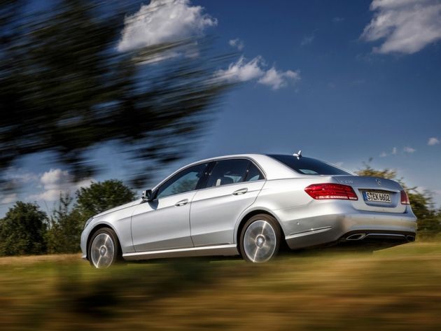 Времена, когда определить объем двигателя можно было по шильдику, безвозвратно прошли. Совпадения могут быть, но теперь это скорее исключение из правил.