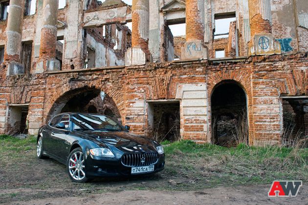 «Зубки» фирменной решётки радиатора отлично вписались во внешний образ модели