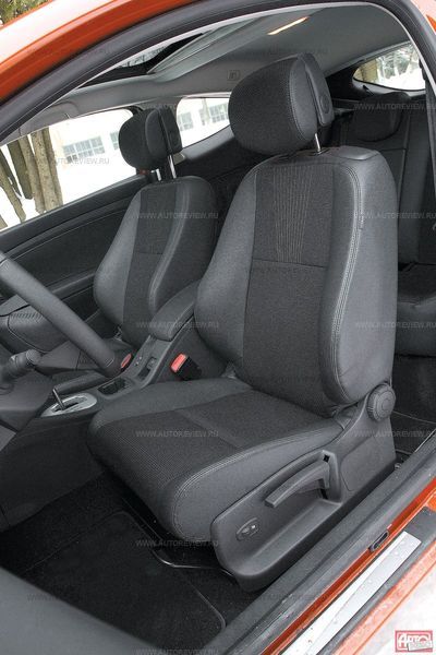 Кресло Мегана — самое мягкое, однако надежно удерживает водителя в поворотах. Но подушка коротковата, а у спинки ограниченный диапазон регулировки