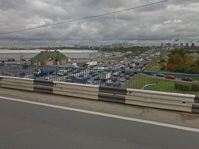 Подъезды к торговым центрам перекроют ради избавления от пробок