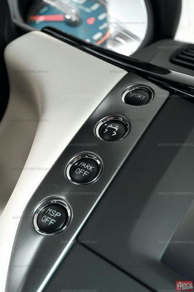 Кнопка Sport «утяжеляет» руль и усиливает рык выхлопа