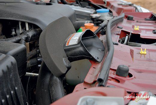 Глубину брода производитель не указывает. Значит, не более 300 мм