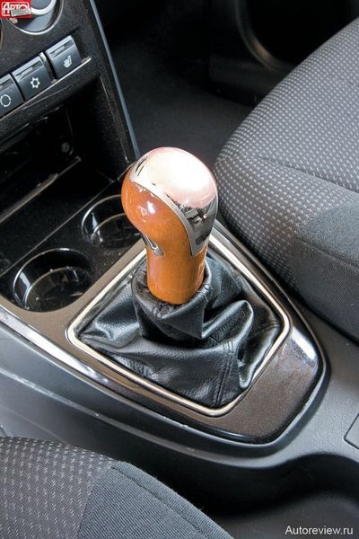 Механическая коробка передач — с тросовым механизмом переключения. Семиступенчатые «автоматы» фирмы Нагайцева КАТЕ до ВАЗа так и не добрались